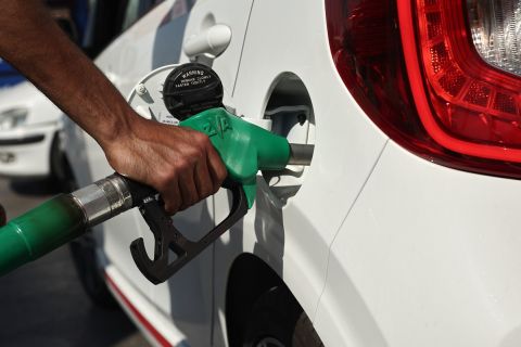 Fuel Pass 2: Από σήμερα Τρίτη 9/8 μπαίνει στους λογαριασμούς το επίδομα βενζίνης