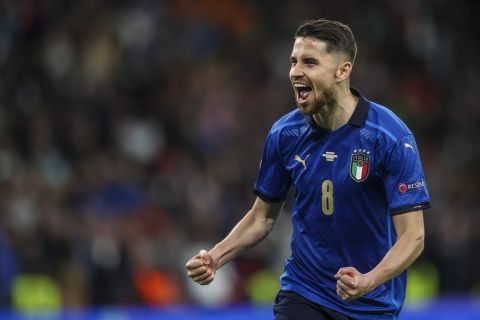 Ο Ζορζίνιο πανηγυρίζει για την πρόκριση της Ιταλίας στον τελικό του Euro 2020