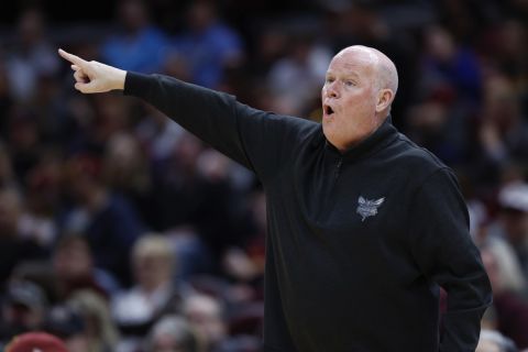Charlotte Hornets head coach Steve Clifford directs his team during the first half of an NBA basketball game against the Cleveland Cavaliers, Monday, March 25, 2024, in Cleveland. (AP Photo/Ron Schwane)