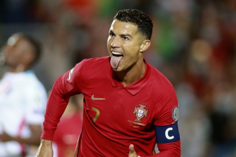 Ο Κριστιάνο Ρονάλντο πανηγυρίζει το γκολ με την εθνική Πορτογαλίας κόντρα στο Λουξεμβούργο