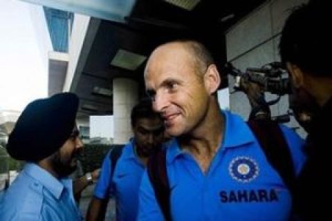 Indian cricket team's coach Gary Kirsten walks towards the team bus in Mumbai, India, Friday, Sept. 18, 2009. Indian cricket team left for the Champions trophy which begins on Sept. 22 in South Africa. (AP Photo/Dhiraj Singh)