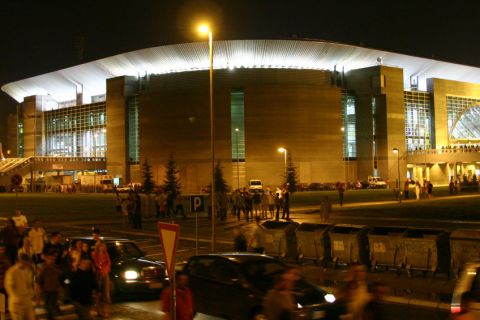 Γεμάτη η Kombank Arena για το φιλικό με την Ελλάδα!