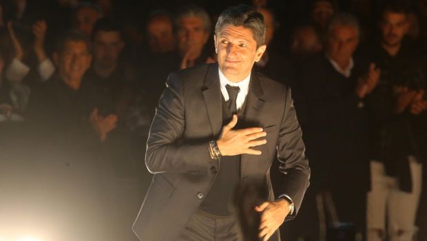 Ο Ραζβάν Λουτσέσκου στην απονομή του ΠΑΟΚ για την κατάκτηση του Κυπέλλου Ελλάδας
