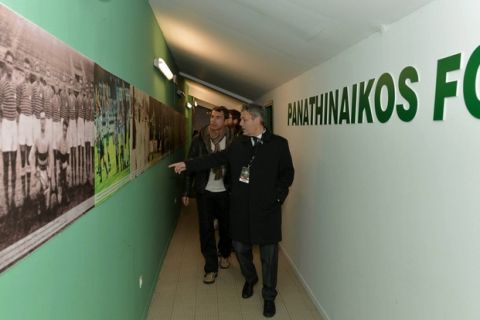 Τα μέλη της Παναθηναϊκής Συμμαχίας στο "Απόστολος Νικολαΐδης"