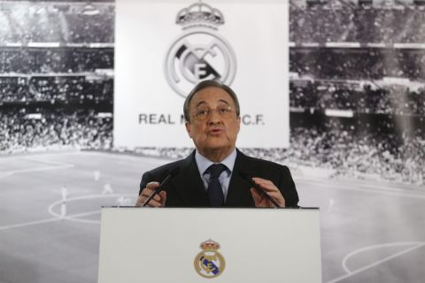 Real Madrid's President Florentino Perez talks to journalists during a news conference at the Santiago Bernabeu stadium in Madrid, Monday, Nov. 23, 2015. Perez appeared before the press two days after Real Madrid lost 0-4 against rival Barcelona. (AP Photo/Francisco Seco)