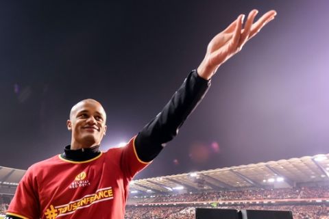 Belgium's Vincent Kompany celebrates after Belgium beat Israel during a Group B Euro 2016 qualifying soccer match between Belgium and Israel at the King Baudouin stadium in Brussels on Tuesday, Oct. 13, 2015. (AP Photo/Geert Vanden Wijngaert)