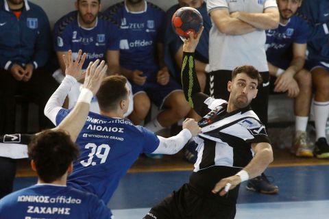 Handball Premier: Ήττα για τον Ολυμπιακό από την Πυλαία, συνέχισαν με νίκες ΑΕΚ και ΠΑΟΚ