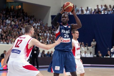 Johan Petro - France /Hongrie- 30.07.2009 - Amical - Basket Basketball - largeur action