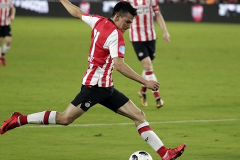 PSV Eindhoven's Hirving Lozano moves the ball against Corinthians during the first half of a Florida Cup soccer match, Wednesday, Jan. 10, 2018, in Orlando, Fla. (AP Photo/John Raoux)