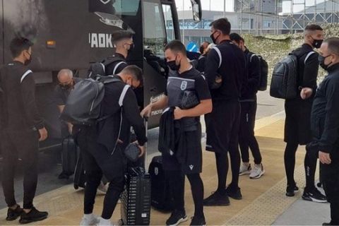 Οι παίκτες του ΠΑΟΚ αναχωρούν από τη Θεσσαλονίκη για την Ισπανία όπου θα αντιμετωπίσουν την Γρανάδα.