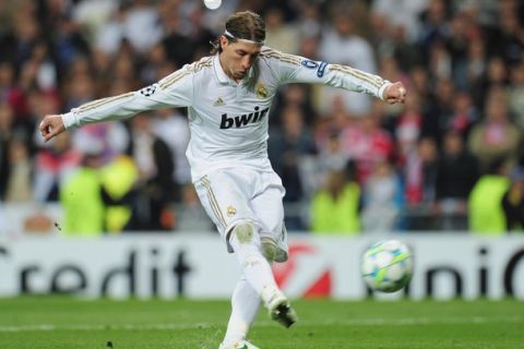 MADRID, SPAIN - APRIL 25:  Sergio Ramos of Real Madrid misses his penalty during the UEFA Champions League second leg semi-final match between Real Madrid and Bayern Munich at the Santiago Bernabeu Stadium on April 25, 2012 in Madrid, Spain.  (Photo by Shaun Botterill/Getty Images)