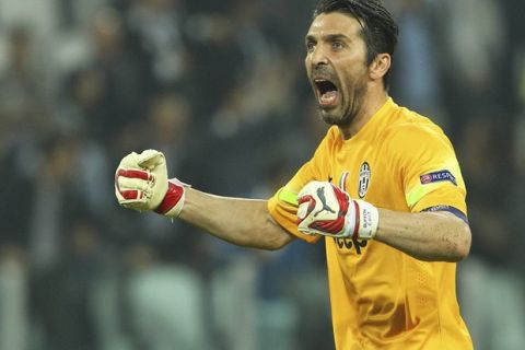 TURIN, ITALY - MAY 05:  Gianluigi Buffon of Juventus FC celebrates a victory at the end of the UEFA Champions League semi final match between Juventus and Real Madrid CF at Juventus Arena on May 5, 2015 in Turin, Italy.  (Photo by Marco Luzzani/Getty Images)