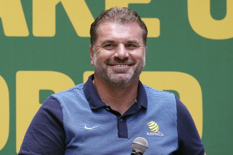 Ο Άγγελος Ποστέκογλου στο πλαίσιο αναμέτρησης της εθνικής Αυστραλίας για τα προκριματικά του Παγκοσμίου Κυπέλλου του 2018 (16 Νοεμβρίου 2017)