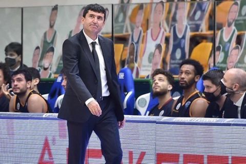 Ο Ερτουγρούλ Ερντογάν, Τούρκος προπονητής μπάσκετ