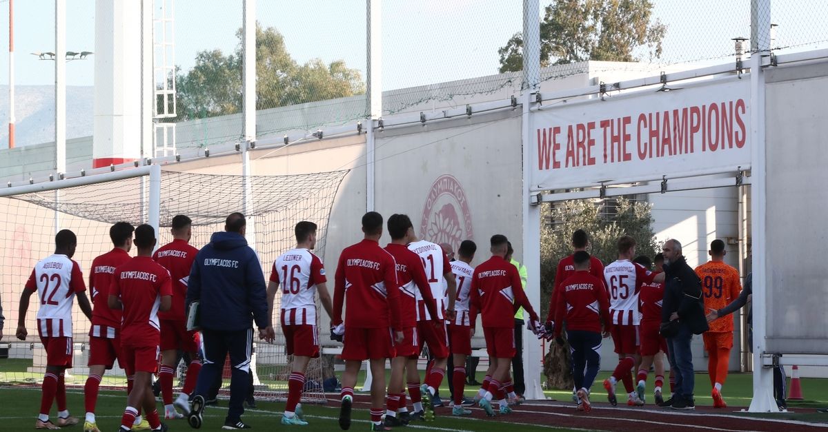 Olympiacos B’ – Kifisia: Final break in the match, left and white