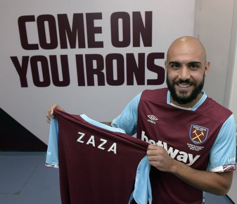LONDON, ENGLAND - AUGUST 27:  Simone Zaza in the home dressing room prior to being announced as West Ham United's new signing on August 27, 2016 in London, England.  (Photo by Arfa Griffiths/West Ham United via Getty Images) *** Local Caption *** Simone Zaza