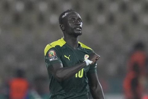 Ο Σαντιό Μανέ πανηγυρίζει γκολ του με τη φανέλα της εθνικής Σενεγάλης στον ημιτελικό του Copa Africa | 2 Φεβρουαρίου 2022