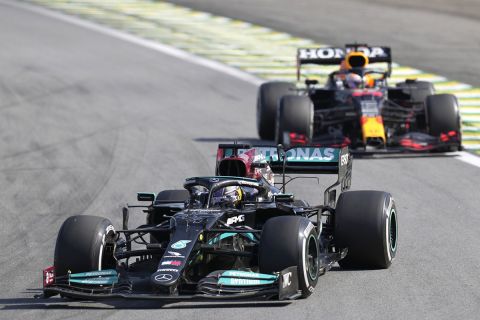 Στιγμιότυπο από τη Mercedes και τη Red Bull