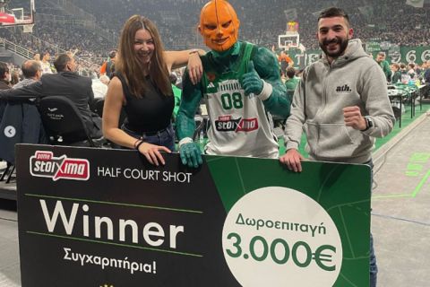 Η στιγμή που ο φίλαθλος του Παναθηναϊκού ΑΚΤΟR σουτάρει και κερδίζει 3.000 ευρώ στην kiss cam powered by Πάμε Στοίχημα 