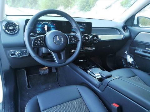 Το εσωτερικό της Mercedes GLB 200