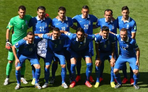 BELO HORIZONTE, BRAZIL - JUNE 14: Greece pose for a team photo during the 2014 FIFA World Cup Brazil Group C match between Colombia and Greece at Estadio Mineirao on June 14, 2014 in Belo Horizonte, Brazil.  (Photo by Ian Walton/Getty Images)