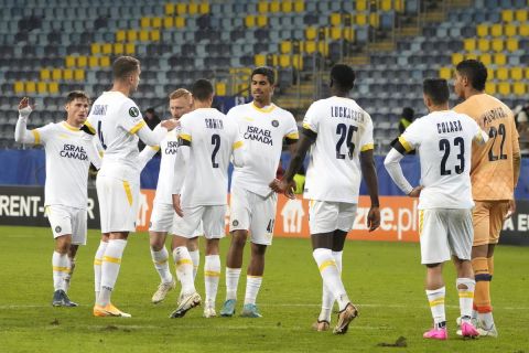 Οι παίκτες της Μακάμπι Τελ Αβίβ πανηγυρίζουν γκολ που σημείωσαν κόντρα στην Ζόρια για τη φάση των ομίλων του Europa Conference League 2023-2024 στην "Αρένα Λούμπλιν", Λούμπιν | Πέμπτη 9 Νοεμβρίου 2023