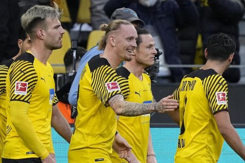 Οι παίκτες της Ντόρτμουντ πανηγυρίζουν γκολ που σημείωσαν κόντρα στην Αρμίνια για την Bundesliga 2021-2022 στο "Ζίγκναλ Ιντούνα Παρκ", Ντόρτμουντ | Κυριακή 13 Μαρτίου 2022