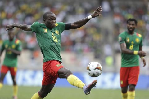 Ο Βινσέντ Αμπουμπακάρ με τη φανέλα του Καμερούν σε ματς κόντρα στην Γκάμπια για το Κύπελλο Εθνών Αφρικής | 29 Ιανουαρίου 2022