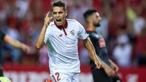 SEVILLE, SPAIN - AUGUST 20:  Wissam Ben Yedder of Sevilla FC celebrates after scoring during the match between Sevilla FC vs RCD Espanyol as part of La Liga at Estadio Ramon Sanchez Pizjuan on August 20, 2016 in Seville, Spain.  (Photo by Aitor Alcalde/Getty Images)