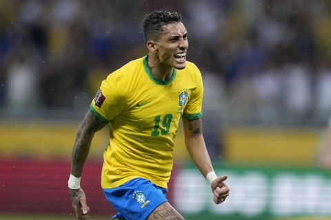 Ο Ραφίνια της Βραζιλίας πανηγυρίζει γκολ που σημείωσε κόντρα στην Παραγουάη για τον προκριματικό όμιλο της Νότιας Αμερικής για το Παγκόσμιο Κύπελλο 2022 στο "Μινεϊράο", Μπέλο Οριζόντε | Τρίτη 1 Φεβρουαρίου 2022
