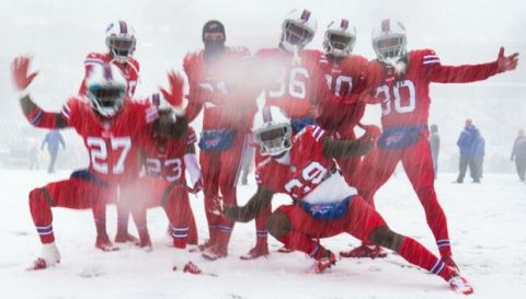 Ασύλληπτη χιονόπτωση σε ματς του NFL που ΔΕΝ διακόπηκε!