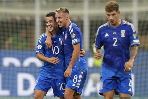 Οι παίκτες της Ιταλίας πανηγυρίζουν γκολ που σημείωσαν κόντρα στην Ουκρανία για τα προκριματικά του Euro 2024 στο "Τζιουζέπε Μεάτσα", Μιλάνο | Τρίτη 12 Σεπτεμβρίου 2023
