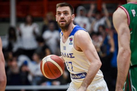 Μάντζαρης στο Sport24.gr: "Να γυρίσω στη EuroLeague, δεν κλείνω καμία πόρτα"