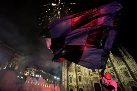 Έστησαν πάρτι στο Μιλάνο οι οπαδοί της Ίντερ μετά την κατάκτηση του πρωταθλήματος
