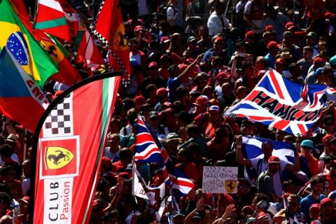 MONZA, ITALY - SEPTEMBER 06:  Fans show their support along the pit straight after the Formula One Grand Prix of Italy at Autodromo di Monza on September 6, 2015 in Monza, Italy.  (Photo by Mark Thompson/Getty Images)