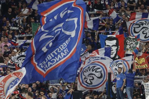 Γαλλία - Ελλάδα: Γεμάτο το "Stade de France" για το ματς των μπλε με την γαλανόλευκη