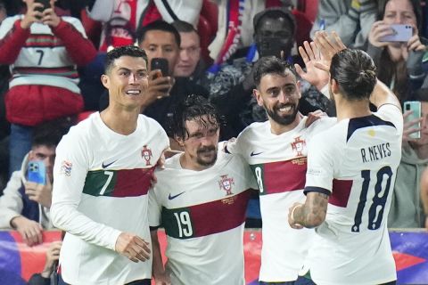Οι παίκτες της Πορτογαλίας πανηγυρίζουν γκολ που σημείωσαν κόντρα στην Τσεχία για τη League A του Nations League 2022-2023 στο "Σινόμπο", Πράγα | Σάββατο 24 Σεπτεμβρίου 2022
