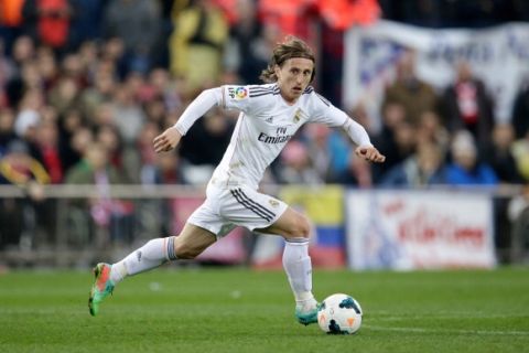 Luka Modric of Real Madrid during the Spanish Primera División match between Atletico Madrid and Real Madrid at Estadio Vicente Calderón on march 2, 2014 in Madrid, Spain.(Photo by VI Images via Getty Images)