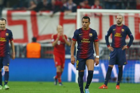 MUNICH, GERMANY - APRIL 23: Alexis Sanchez of Barcelona looks dejected during the UEFA Champions League Semi Final First Leg match between FC Bayern Muenchen and Barcelona at Allianz Arena on April 23, 2013 in Munich, Germany.  (Photo by Christof Koepsel/Bongarts/Getty Images)