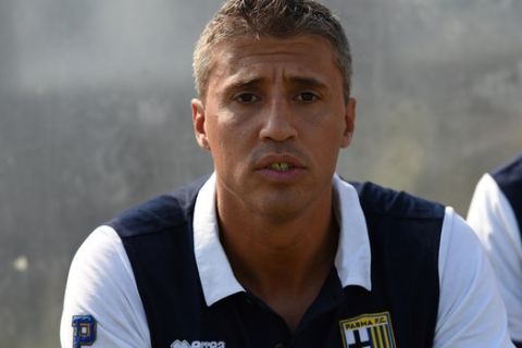 COLLECCHIO, ITALY - AUGUST 30:  Parma FC juvenile head coach Hernan Crespo looks on prior to the juvenile match between Parma FC juvenile and Virtus Entella juvenile on August 30, 2014 in Collecchio, Italy.  (Photo by Valerio Pennicino/Getty Images)