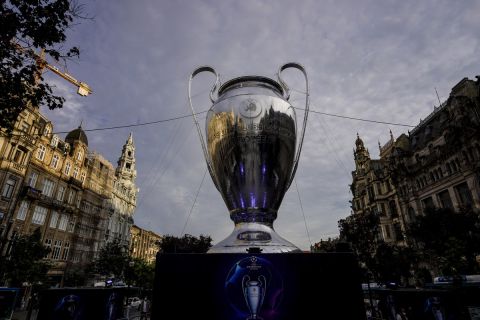 Replica από το τρόπαιο του Champions League στο Πόρτο