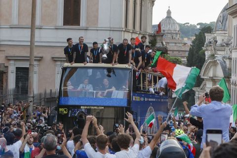 Οι Ιταλοί πανηγυρίζουν την κατάκτηση του Euro 2020