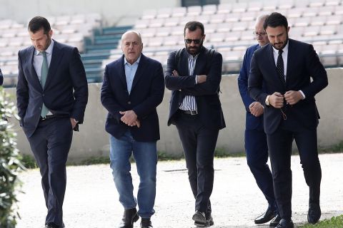 Οι Αλαφούζος - Καρυπίδης στη σύσκεψη για τον τελικό του Κυπέλλου Ελλάδας