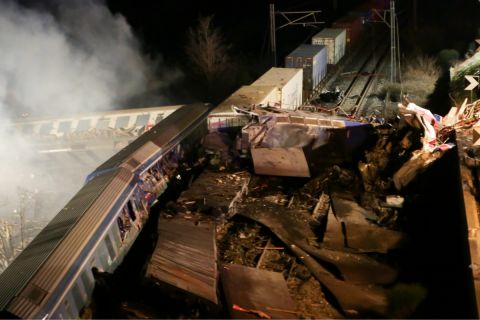 Φωτογραφία από τη σύγκρουση των τρένων στα Τέμπη