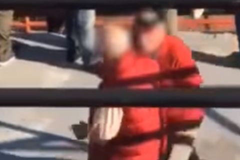 VIDEO: Ο τσακωμός των δύο φιλάθλων στην Καλαμαριά που είχε τραγική κατάληξη
