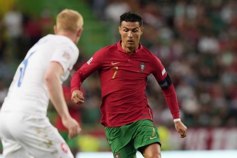 Ο Κριστιάνο Ρονάλντο της Πορτογαλίας σε στιγμιότυπο της αναμέτρησης με την Τσεχία για για τη φάση των ομίλων του Nations League 2022-2023 στο "Ζοζέ Αλβαλάδε", Λισαβόνα | Πέμπτη 9 Ιουνίου 2022