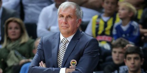 Fenerbahce Ulker's coach Zeljko Obradovic watches during an NBA Global Games basketball match between US team San Antonio Spurs and Turkey's Fenerbahce Ulker, in Istanbul, Turkey, Saturday, Oct. 11, 2014. (AP Photo)