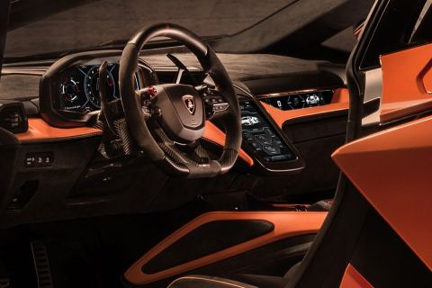Η νέα Lamborghini Revuelto έχει έναν V12, 3 ηλεκτροκινητήρες και 1.015 ίππους