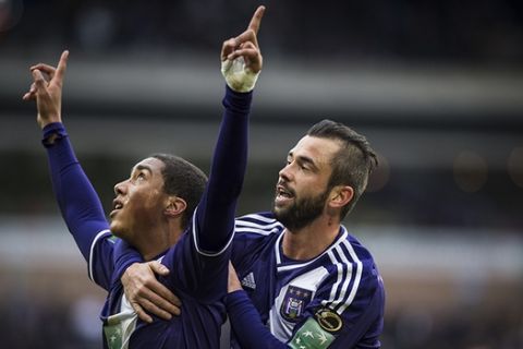 20150118 - BRUSSELS, BELGIUM: Anderlecht's Youri Tielemans and Anderlecht's Steven Defour celebrate after scoring during the Jupiler Pro League match between RSC Anderlecht and Lierse, in Brussels, Sunday 18 January 2015, on day 22 of the Belgian soccer championship. BELGA PHOTO JASPER JACOBS