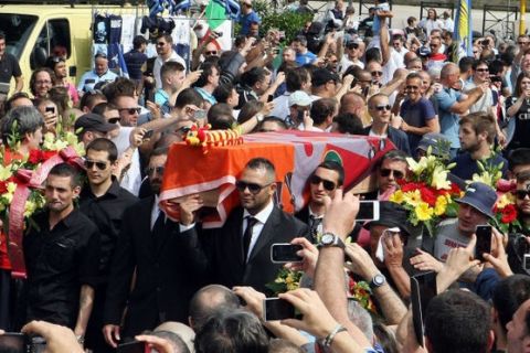 "Κηδεία" στη Ρόμα από τους οπαδούς της Λάτσιο